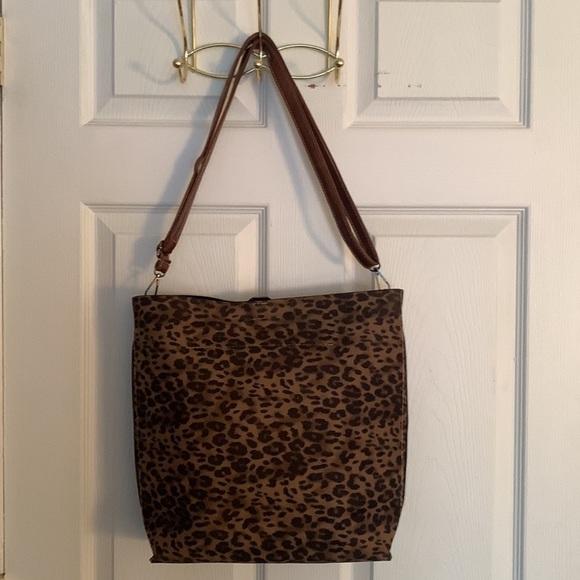 Womens Brown Leopard Print Shoulder Bag - Picture 3 of 14